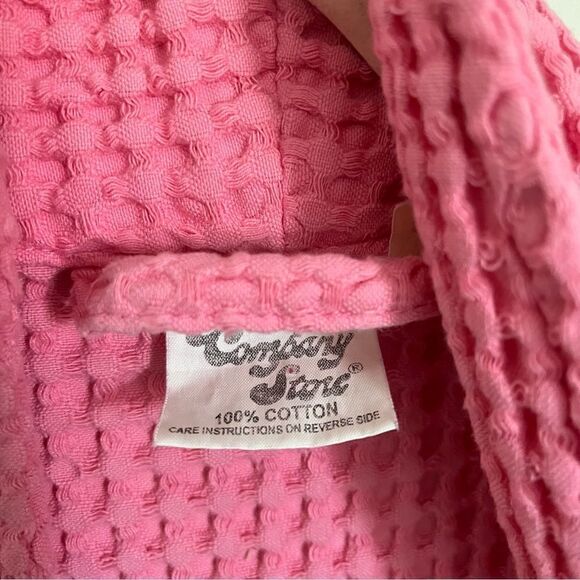 The Company Store Waffle Robe Pink “Mom” Embroidery - Picture 3 of 8